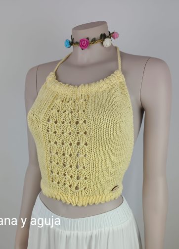 Top corto amarillo. Talla XS